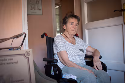 Madrid, sfrattata a 87 anni dopo 71 anni nella stessa casa: proteste e tensioni con la polizia