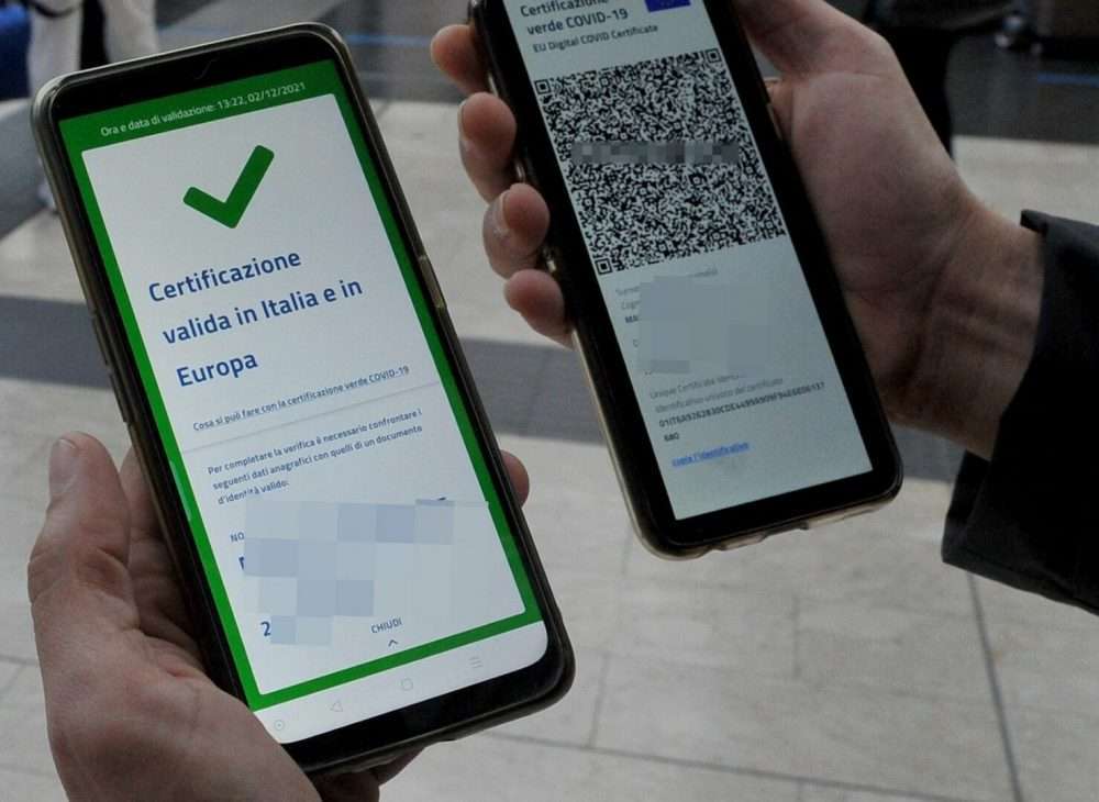 Green Pass, i benefici: in Italia si sono evitati 1.331 morti e il Pil è cresciuto di 2,1 miliardi