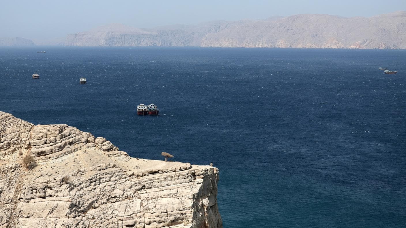 Nuovi raid Usa sull'Iran, Teheran colpisce basi americane

