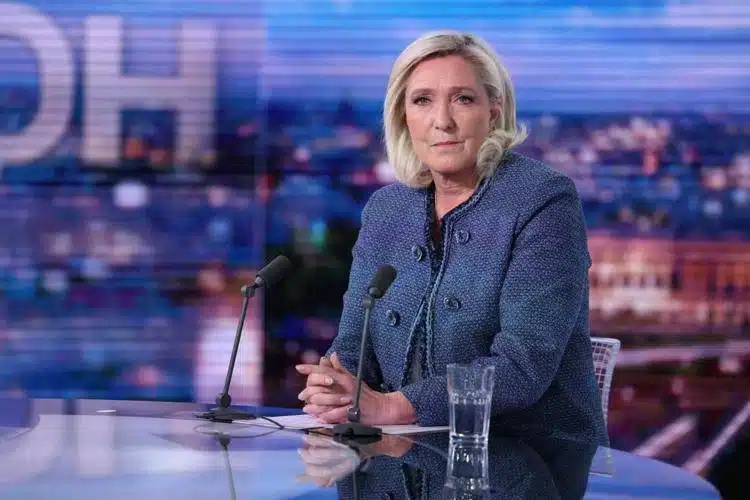 Le Pen condannata: "E' un attacco politico per fermarmi"