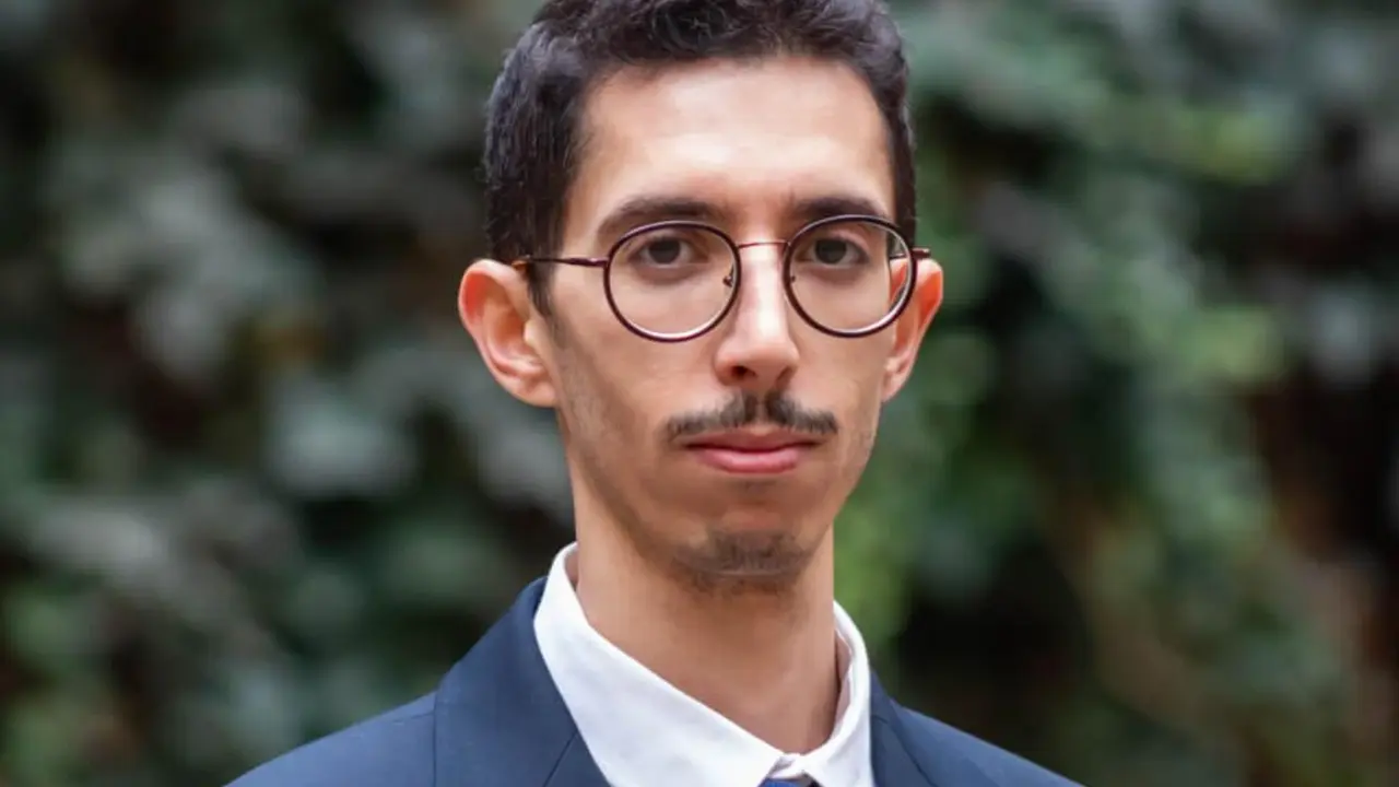 Chi è Youssef Siher, il ricercatore indagato come presunto ideatore del Movimento 17 ottobre: dagli studi all'ISPI alle proteste di Milano