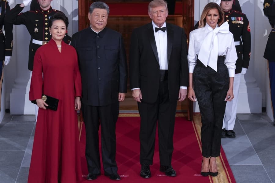 Red carpet per Xi alla Casa Bianca, ma i  nodi tra Usa e Cina restano 