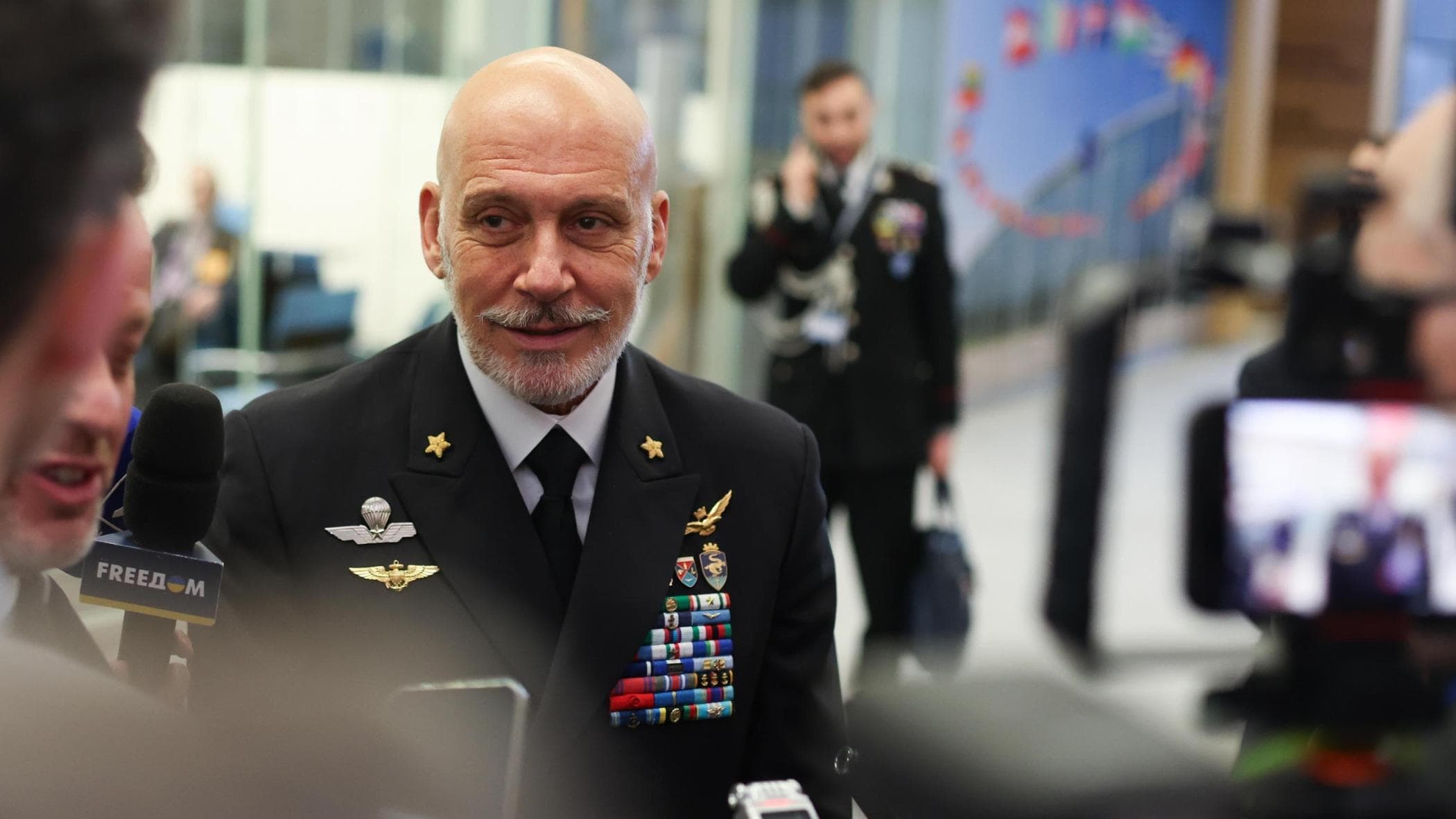 NATO, Cavo Dragone: “Valutiamo azioni preventive contro la Russia”