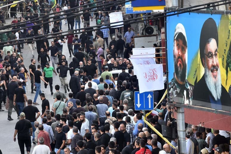 Caccia israeliani su Beirut. Il leader di Hezbollah: “Gli attacchi sono una dichiarazione di guerra”