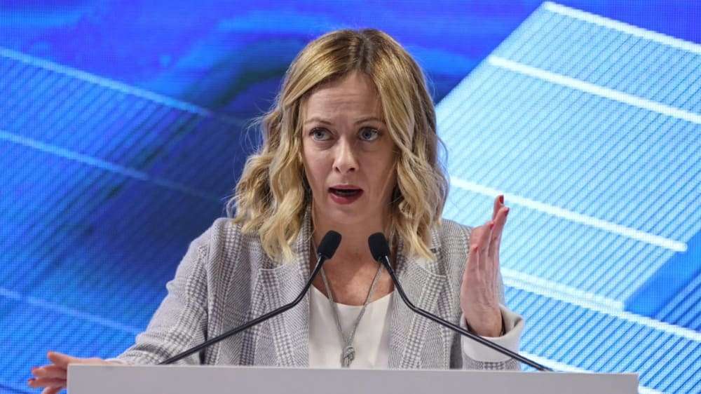 Meloni: “L’utero in affitto è una pratica disumana, dovrebbe costituire reato universale2