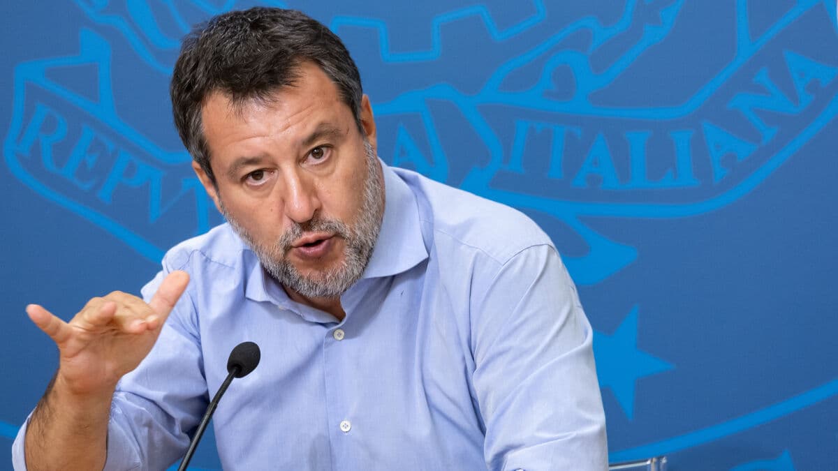 Lega, Salvini confermato segretario con il 76%:  "Stop a soldi e armi a Kiev"