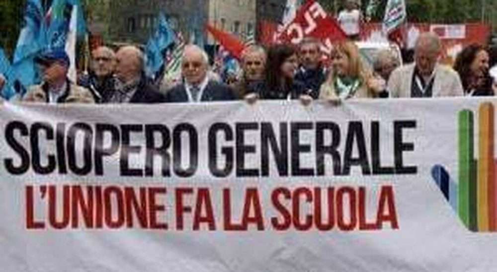 Sciopero della scuola, sindacati in piazza contro le politiche governative in tema di istruzione