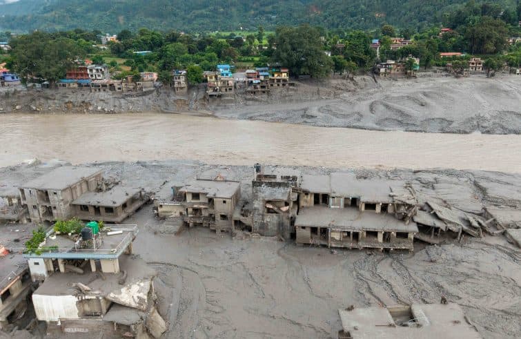 Alluvioni e frane in Nepal, due italiani tra i dispersi 
