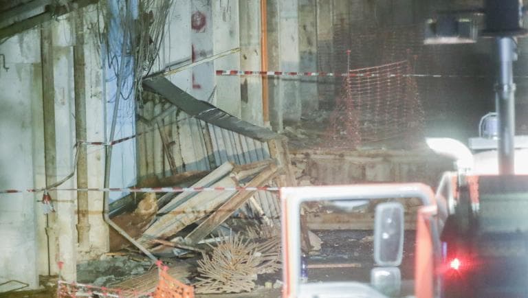 Scampia, crolla la Vela Celeste e gli abitanti occupano la facoltà di Medicina dell’Università Federico II