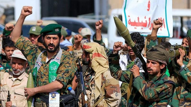 Yemen, attacco degli Houthi a un campo militare: almeno 53 morti