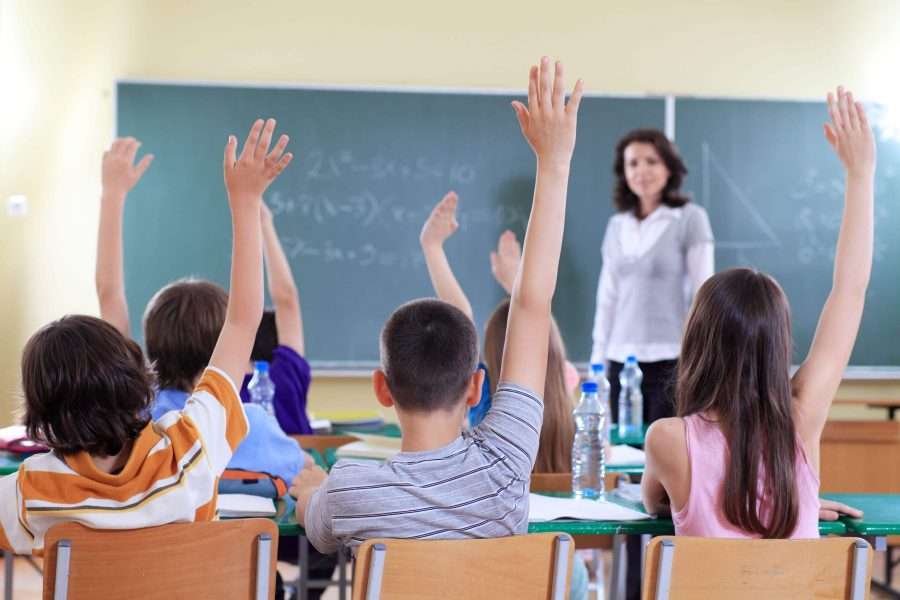 Scuola, pronto il vademecum del Miur: addio Dad e mascherine solo per i fragili