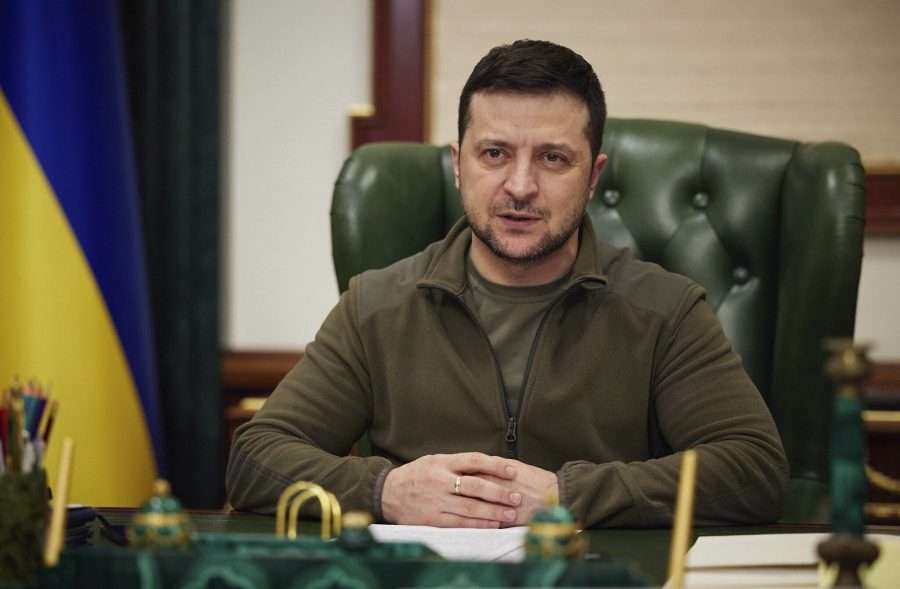 Ucraina, Zelensky: “Pronto a parlare con Putin, ma senza ultimatum e i russi devono uscire dal nostro territorio”