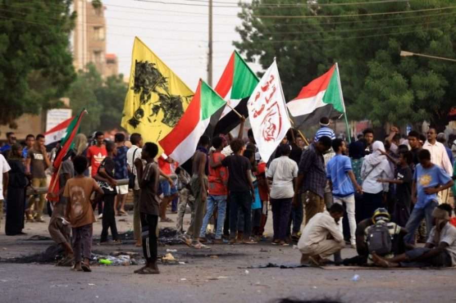 Sudan, il Generale al-Burhan annuncia la fine del Governo militare