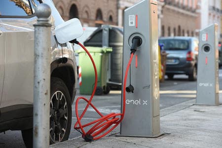 Enel: accordo con Acciona per l'acquisizione di un portafoglio di impianti idroelettrici per 626 Mw in Spagna