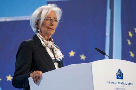 Bce: l'inflazione continuerà a calare ma i rischi per la crescita restano