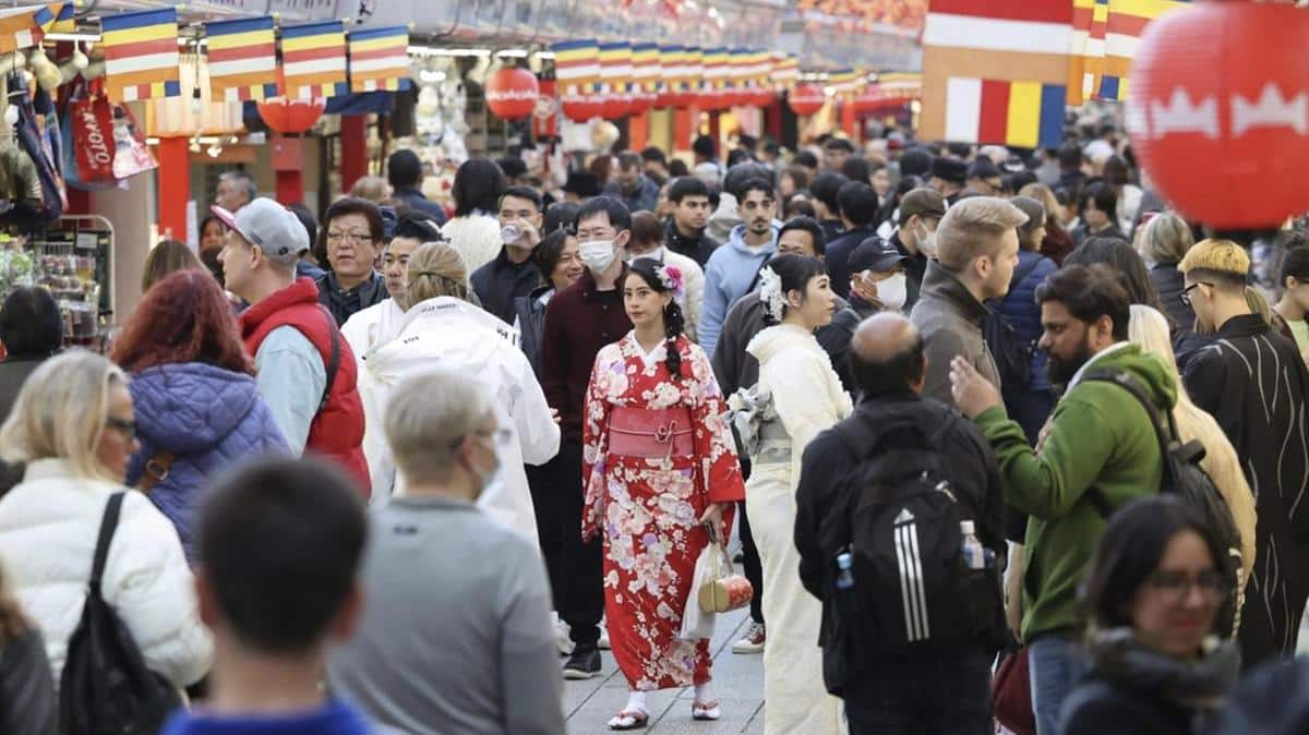 Crisi diplomatica tra Cina e Giappone: cancellati mezzo milione di voli