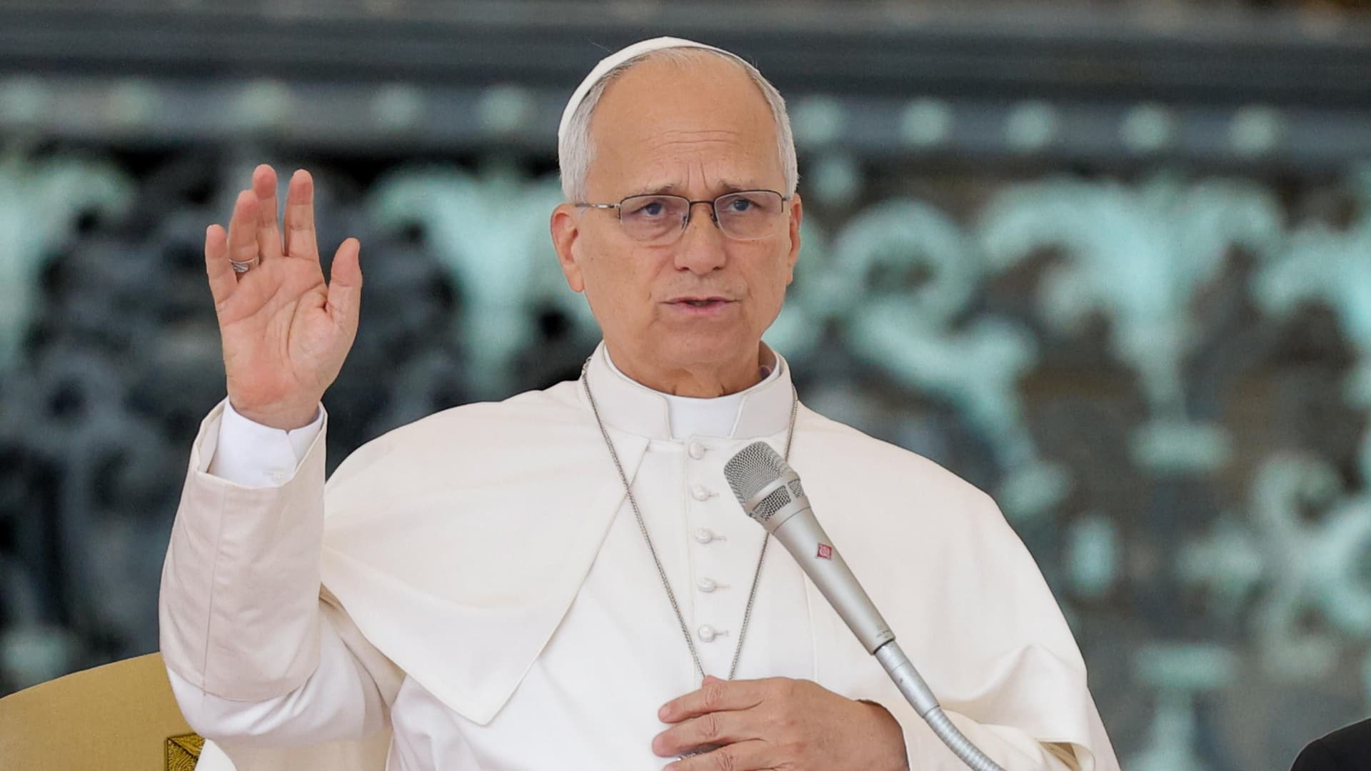 Papa Leone XIV ricoverato al Gemelli per un nodulo al polmone: intervento chirurgico e udienze sospese fino al 20 ottobre

