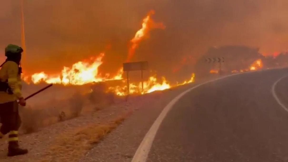 Incendio devastante in Andalusia: almeno 11 vittime e decine di dispersi in Spagna