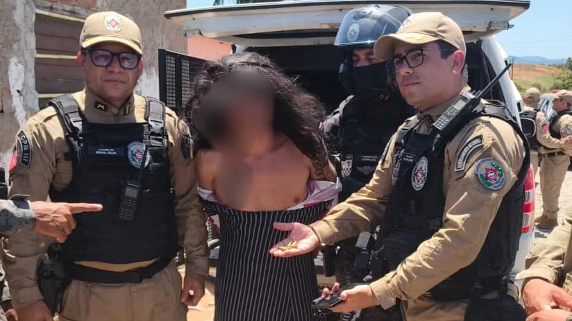 Brasile, ricercato per 16 omicidi si traveste da donna per sfuggire alla polizia: «Ne ho commessi 80»