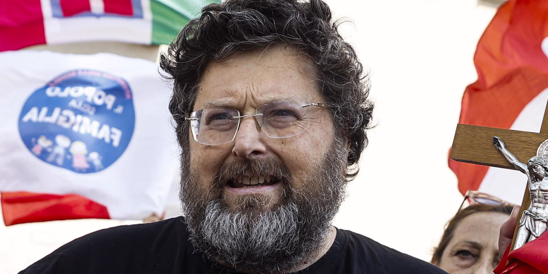 Mario Adinolfi in carcere: usava i social mentre era ai domiciliari